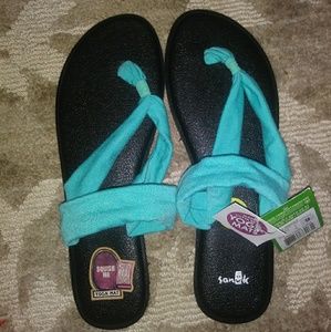 sanuk size 9 triangle yoga sandal